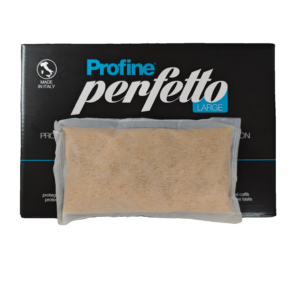 Et Profine Perfetto Large filter til kaffemaskine, lavet i Italien, med en brun pose filtergranulat.